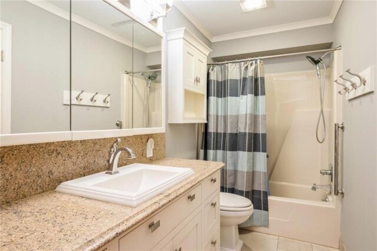 Picture of Home For Sale in Cedar Rapids, Iowa, United States