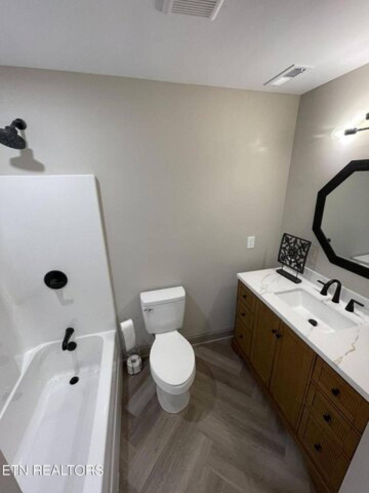 Picture of Home For Sale in Knoxville, Tennessee, United States