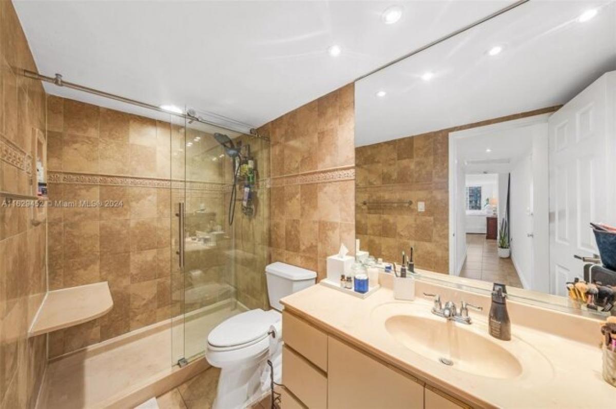 Picture of Home For Sale in Miami Beach, Florida, United States