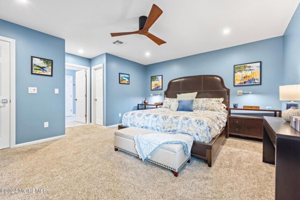 Picture of Home For Sale in Howell, New Jersey, United States