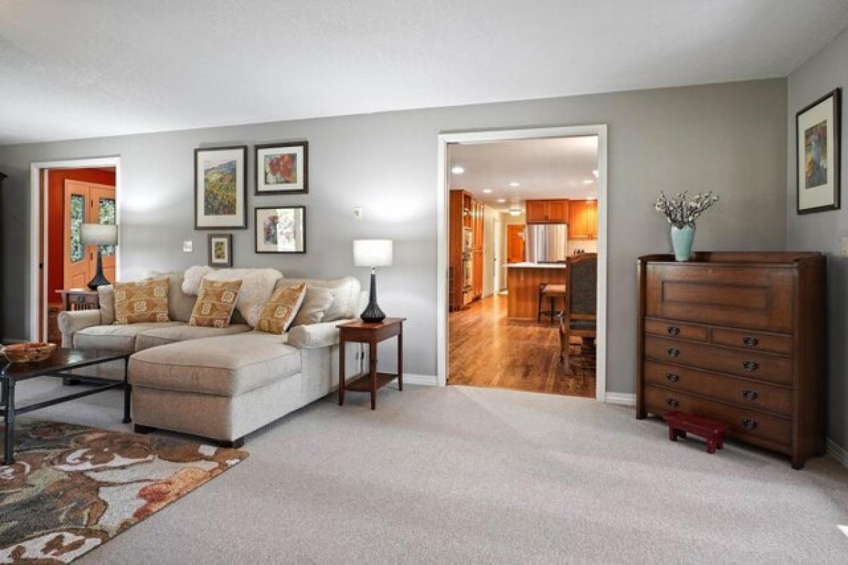 Picture of Home For Sale in Bend, Oregon, United States