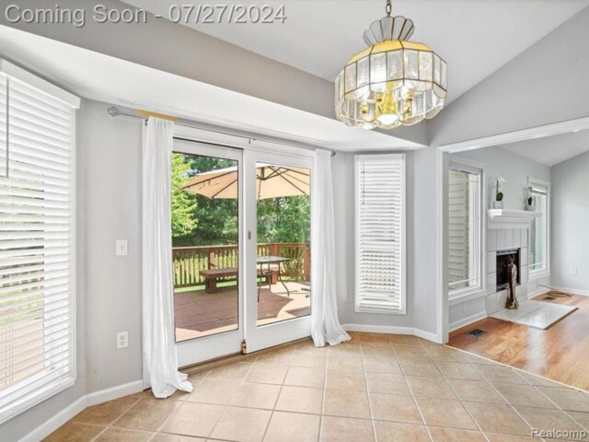 Picture of Home For Sale in Livonia, Michigan, United States