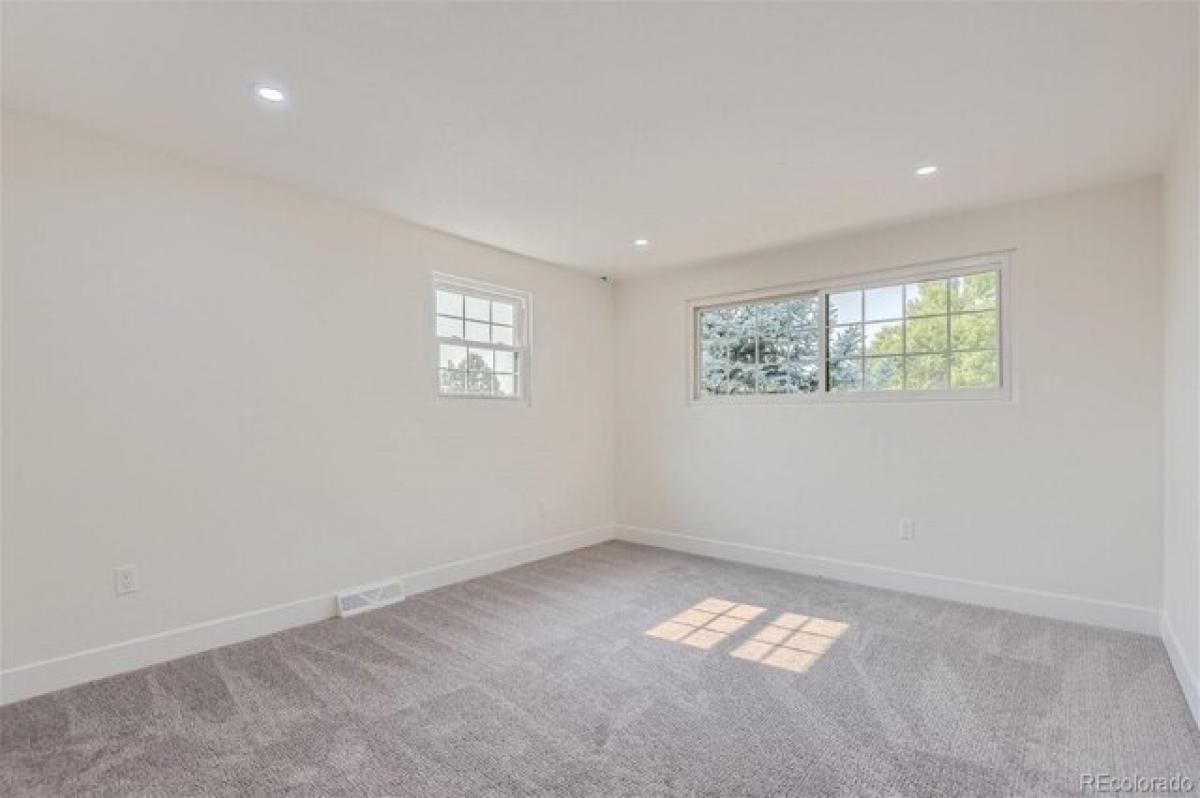 Picture of Home For Sale in Centennial, Colorado, United States