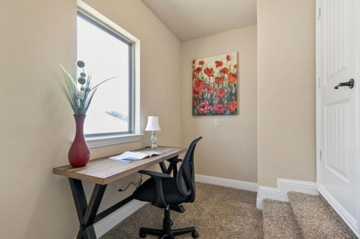 Picture of Home For Sale in Denton, Texas, United States