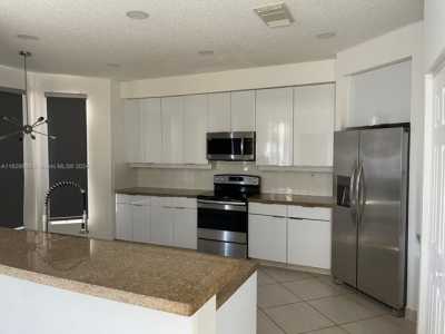 Home For Rent in Hollywood, Florida