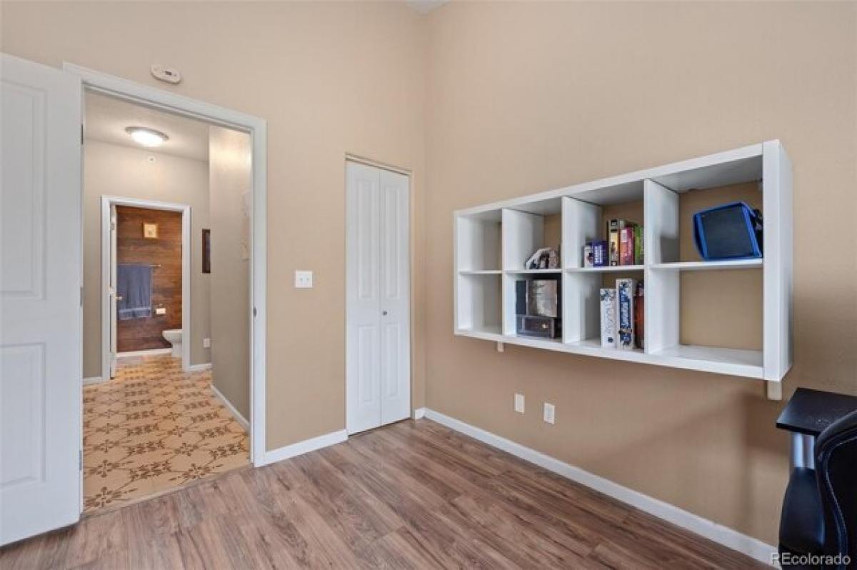 Picture of Home For Sale in Littleton, Colorado, United States