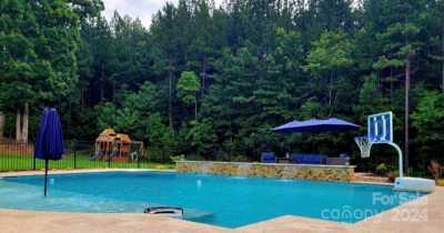 Home For Sale in Mooresville, North Carolina