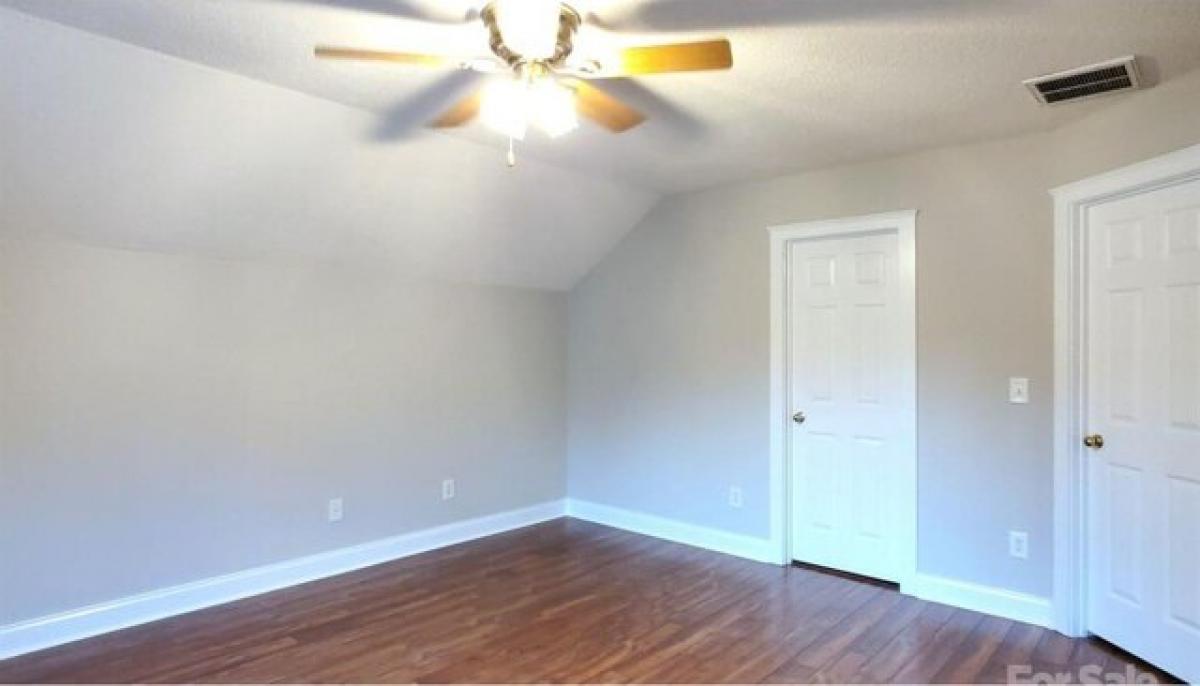 Picture of Home For Sale in Huntersville, North Carolina, United States