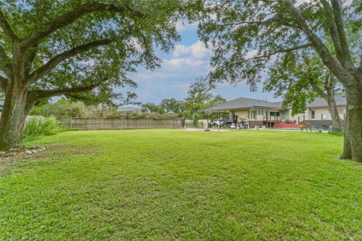 Picture of Residential Land For Sale in Houston, Texas, United States