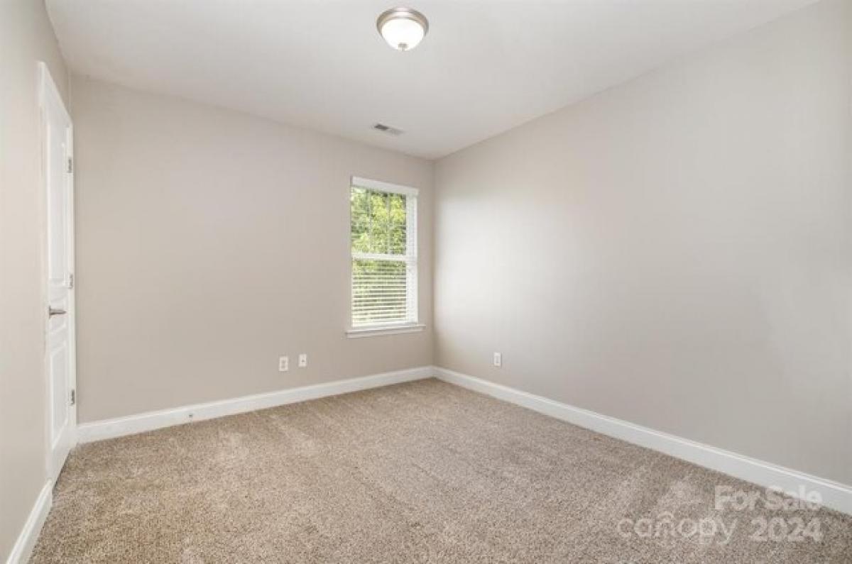 Picture of Home For Sale in Indian Trail, North Carolina, United States