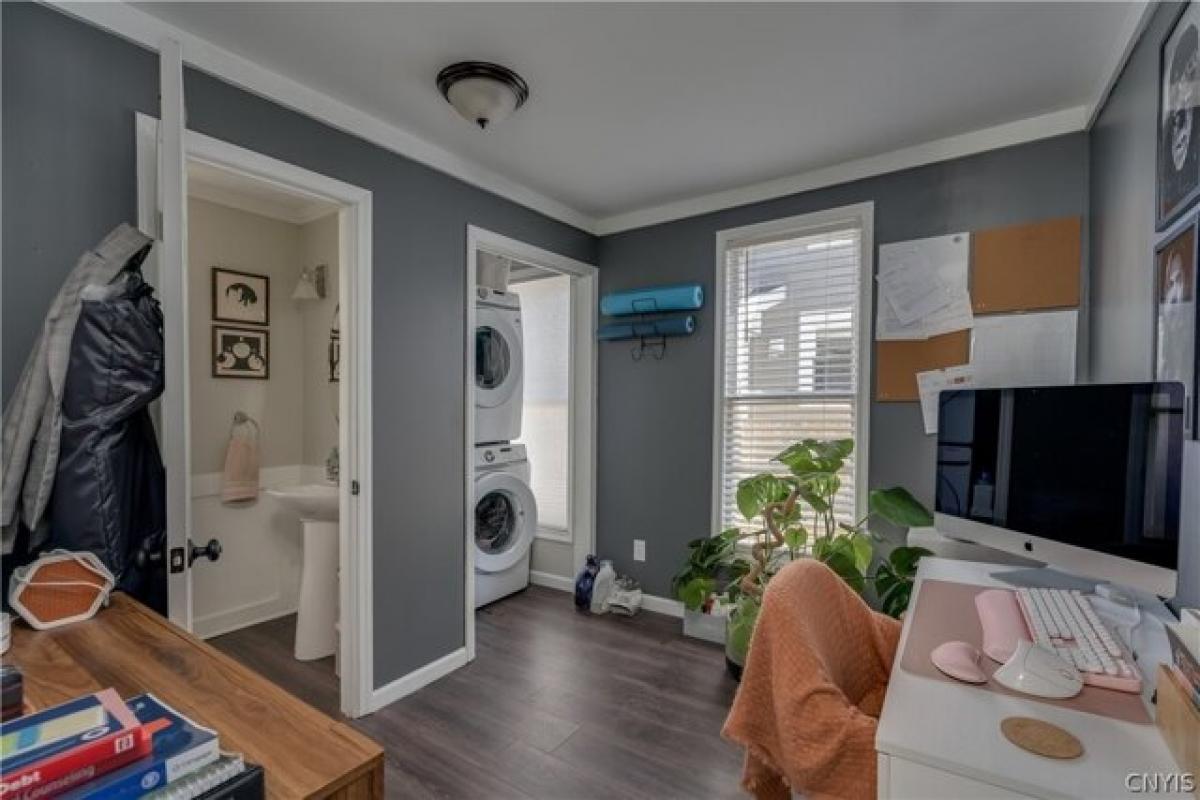 Picture of Home For Sale in Watertown, New York, United States