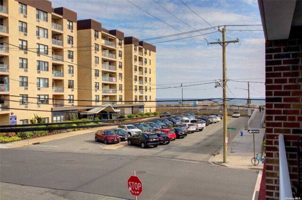 Picture of Home For Sale in Long Beach, New York, United States