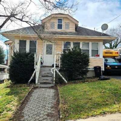 Home For Sale in Ossining, New York