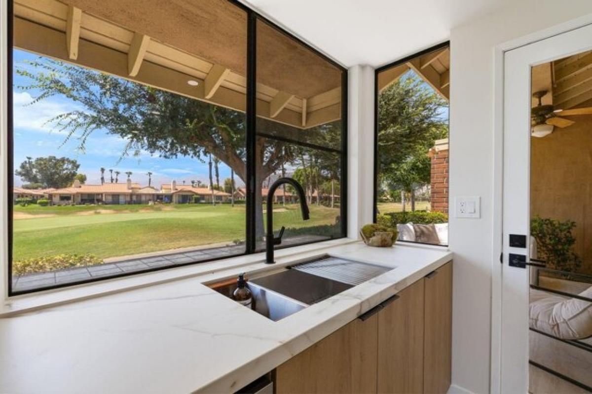 Picture of Home For Sale in Palm Desert, California, United States