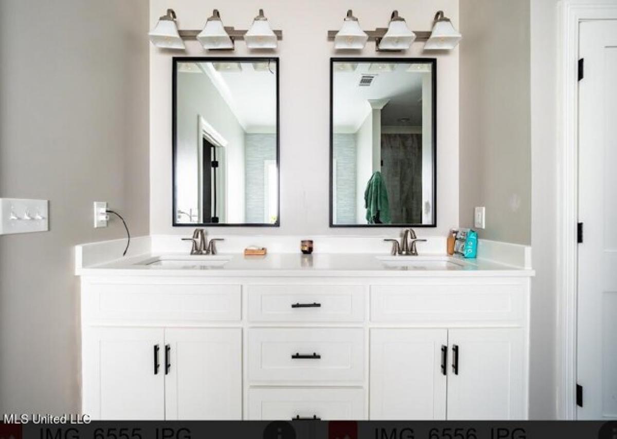 Picture of Home For Sale in Brandon, Mississippi, United States