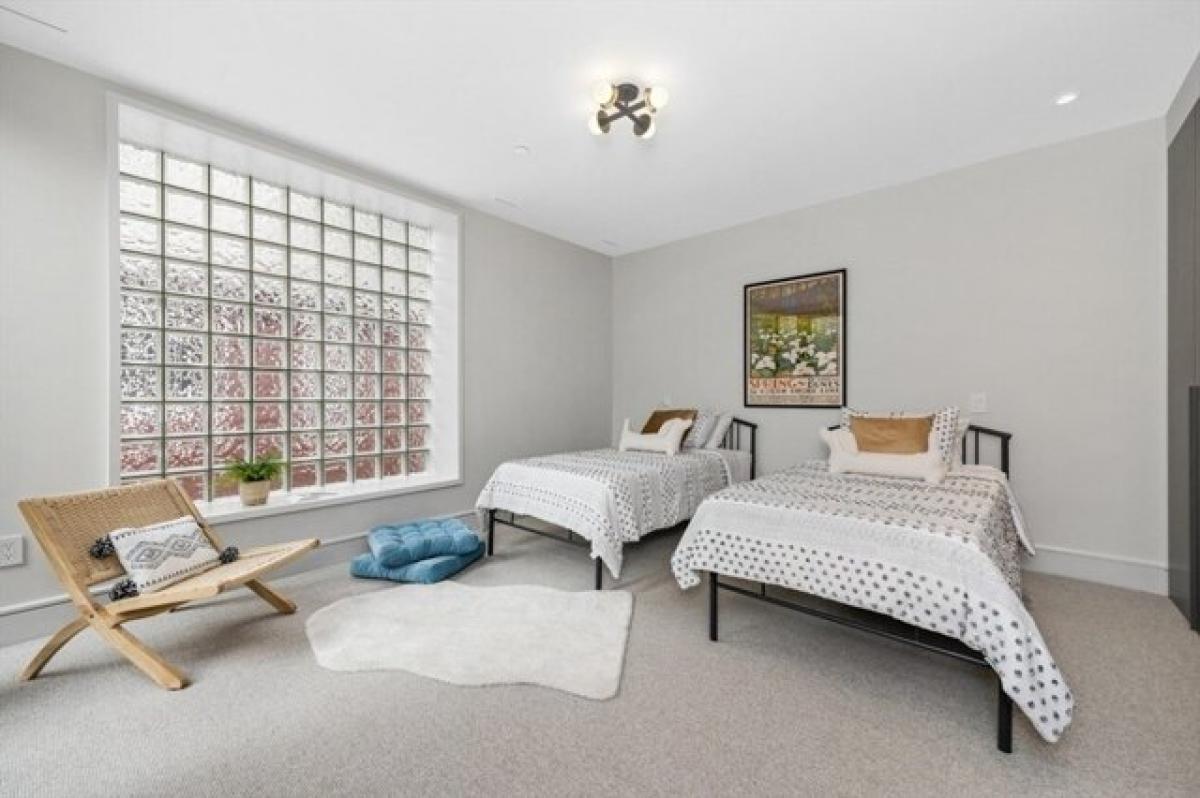 Picture of Home For Sale in Cambridge, Massachusetts, United States