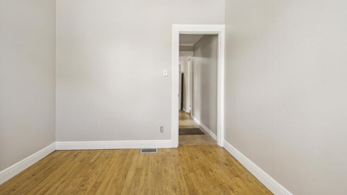 Picture of Home For Sale in Defuniak Springs, Florida, United States