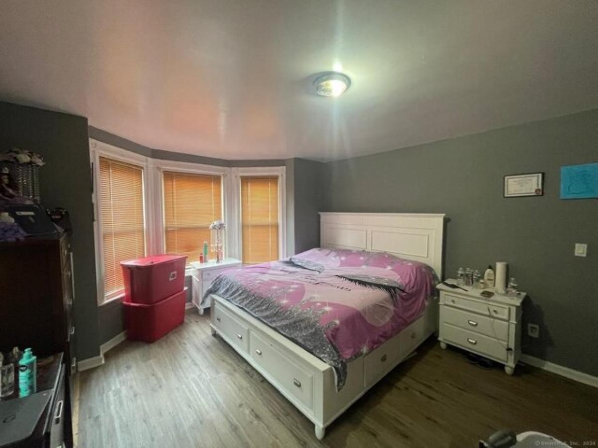 Picture of Home For Sale in Bridgeport, Connecticut, United States