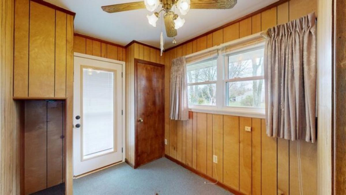 Picture of Home For Sale in Tullahoma, Tennessee, United States