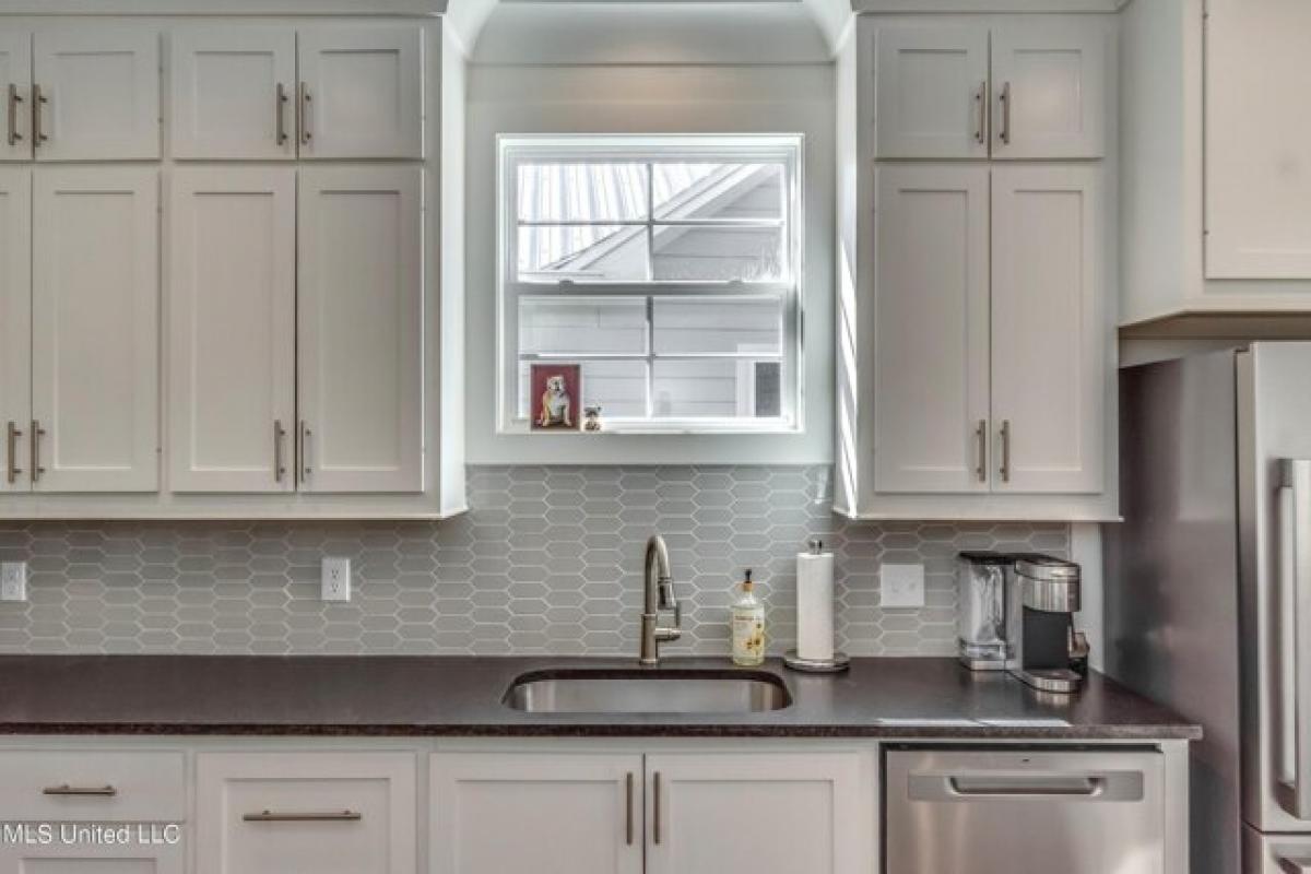 Picture of Home For Sale in Brandon, Mississippi, United States