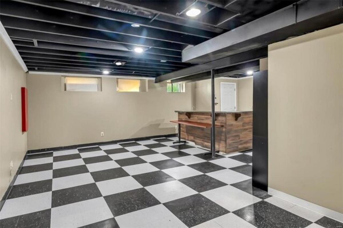 Picture of Home For Sale in Saint Charles, Missouri, United States