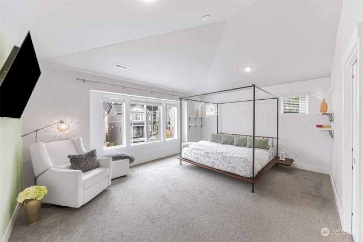 Picture of Home For Sale in Lynnwood, Washington, United States