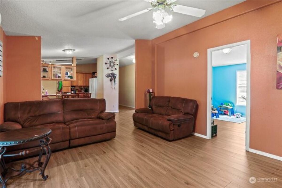 Picture of Home For Sale in Auburn, Washington, United States