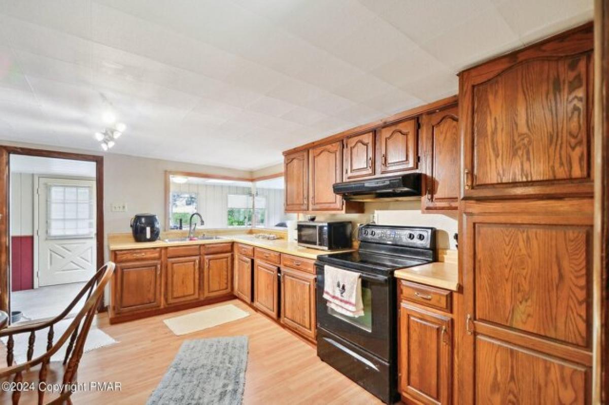 Picture of Home For Sale in Tobyhanna, Pennsylvania, United States