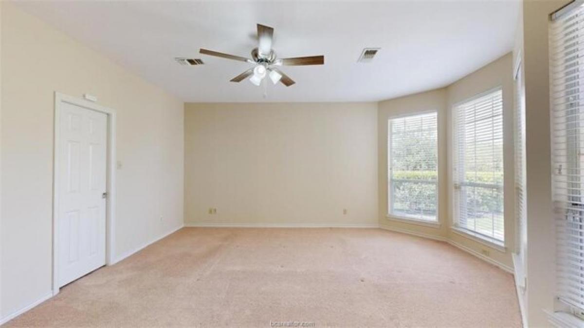 Picture of Home For Sale in College Station, Texas, United States