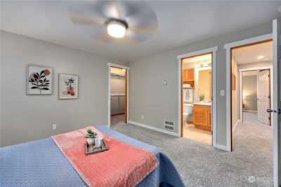 Home For Sale in Bainbridge Island, Washington