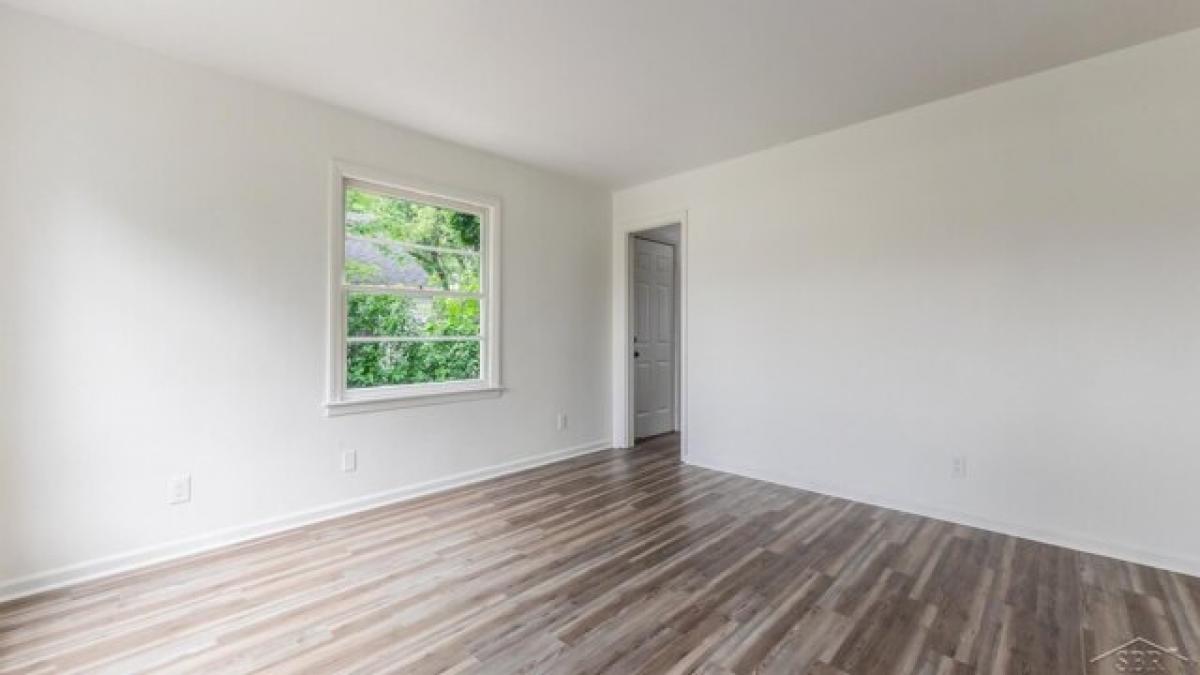 Picture of Home For Sale in Lansing, Michigan, United States