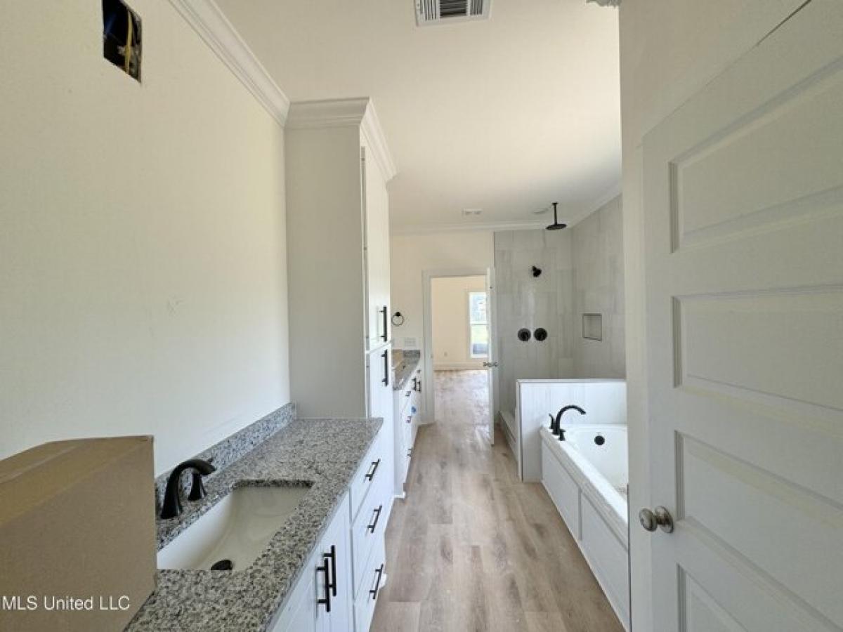 Picture of Home For Sale in Brandon, Mississippi, United States