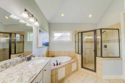 Home For Sale in Oakland, Tennessee