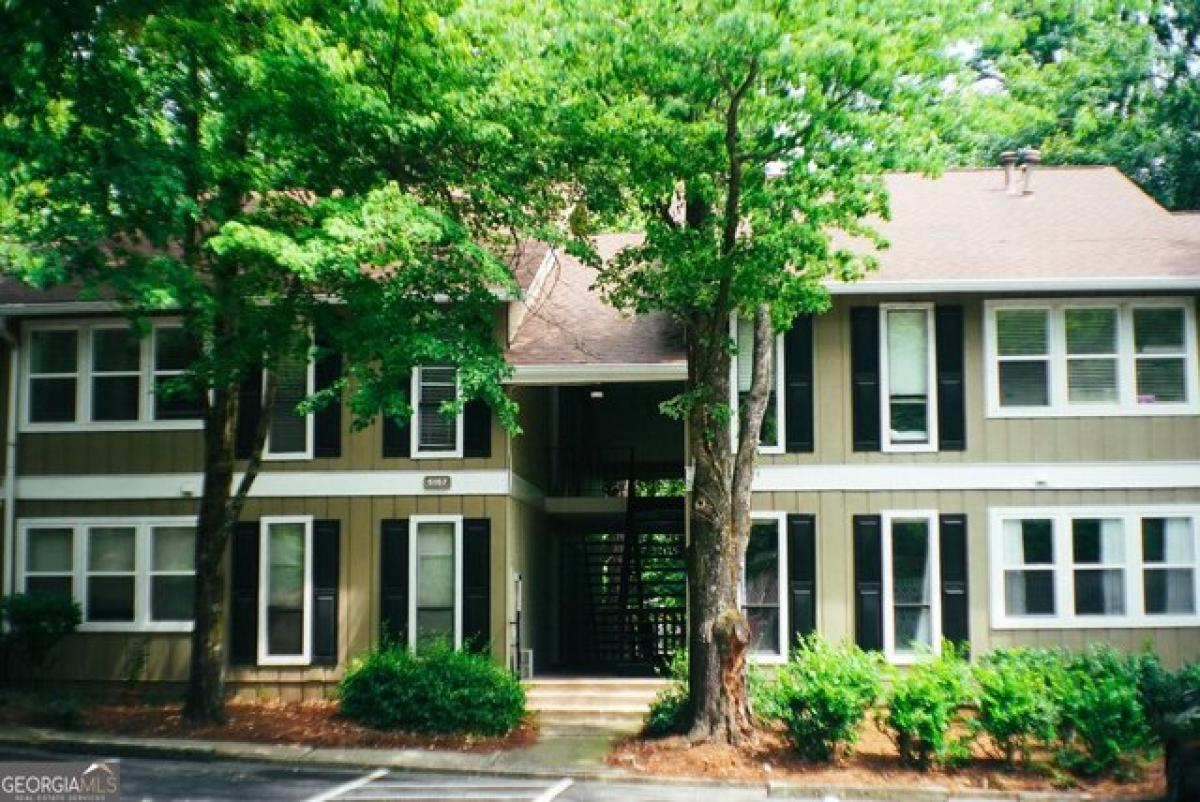 Picture of Home For Sale in Sandy Springs, Georgia, United States