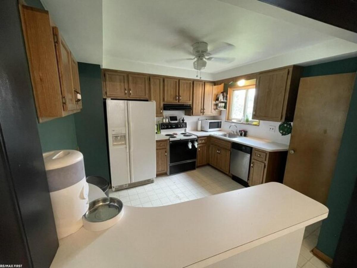 Picture of Home For Sale in Saint Clair Shores, Michigan, United States