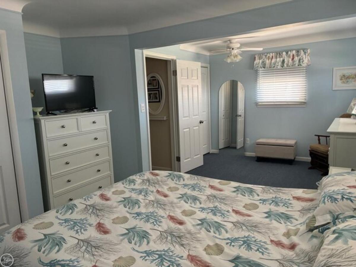 Picture of Home For Sale in Saint Clair Shores, Michigan, United States