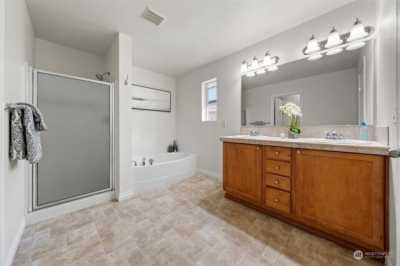 Home For Sale in Bothell, Washington