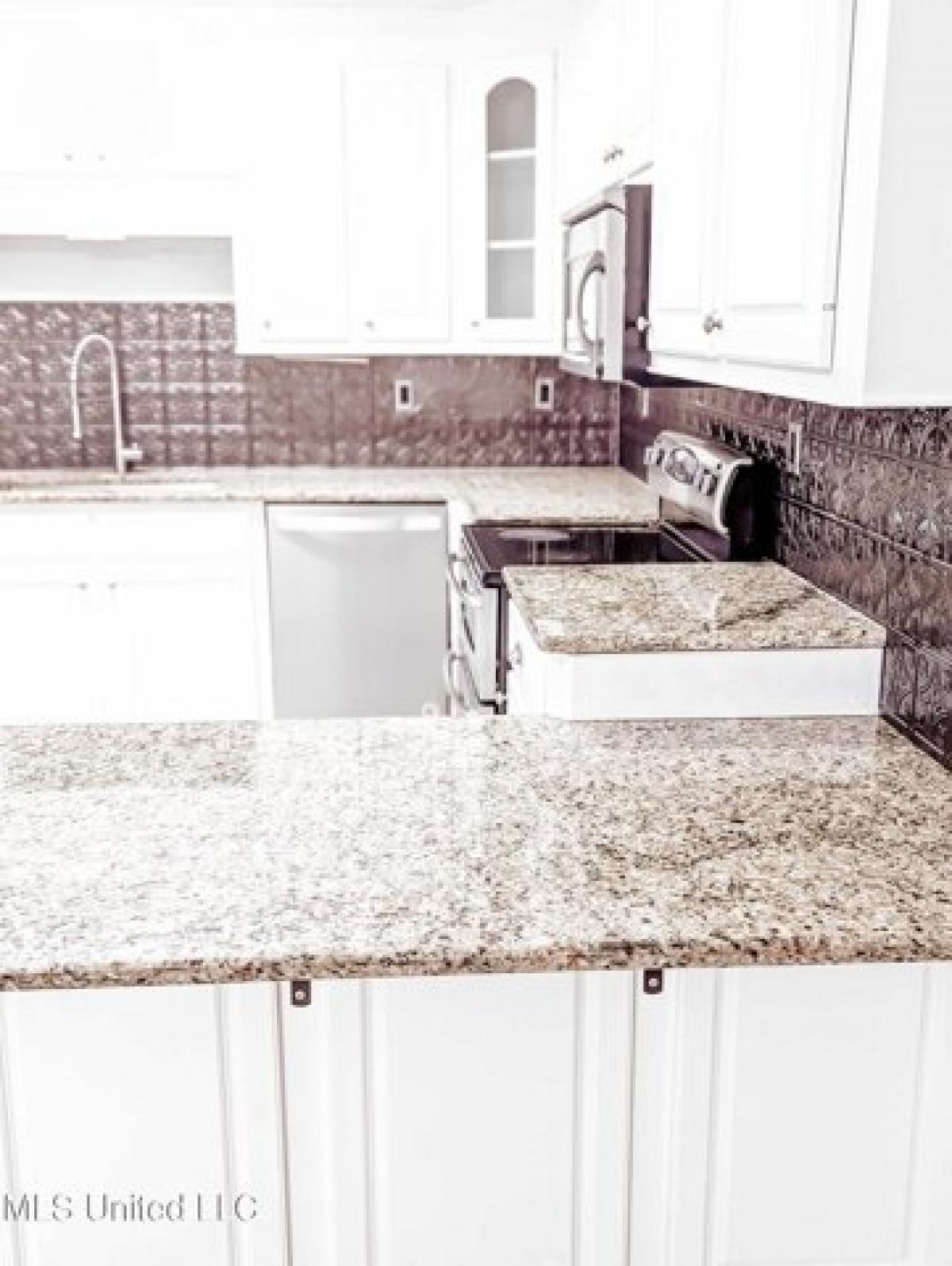 Picture of Home For Sale in Brandon, Mississippi, United States