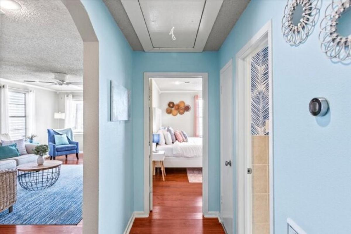 Picture of Home For Sale in Galveston, Texas, United States