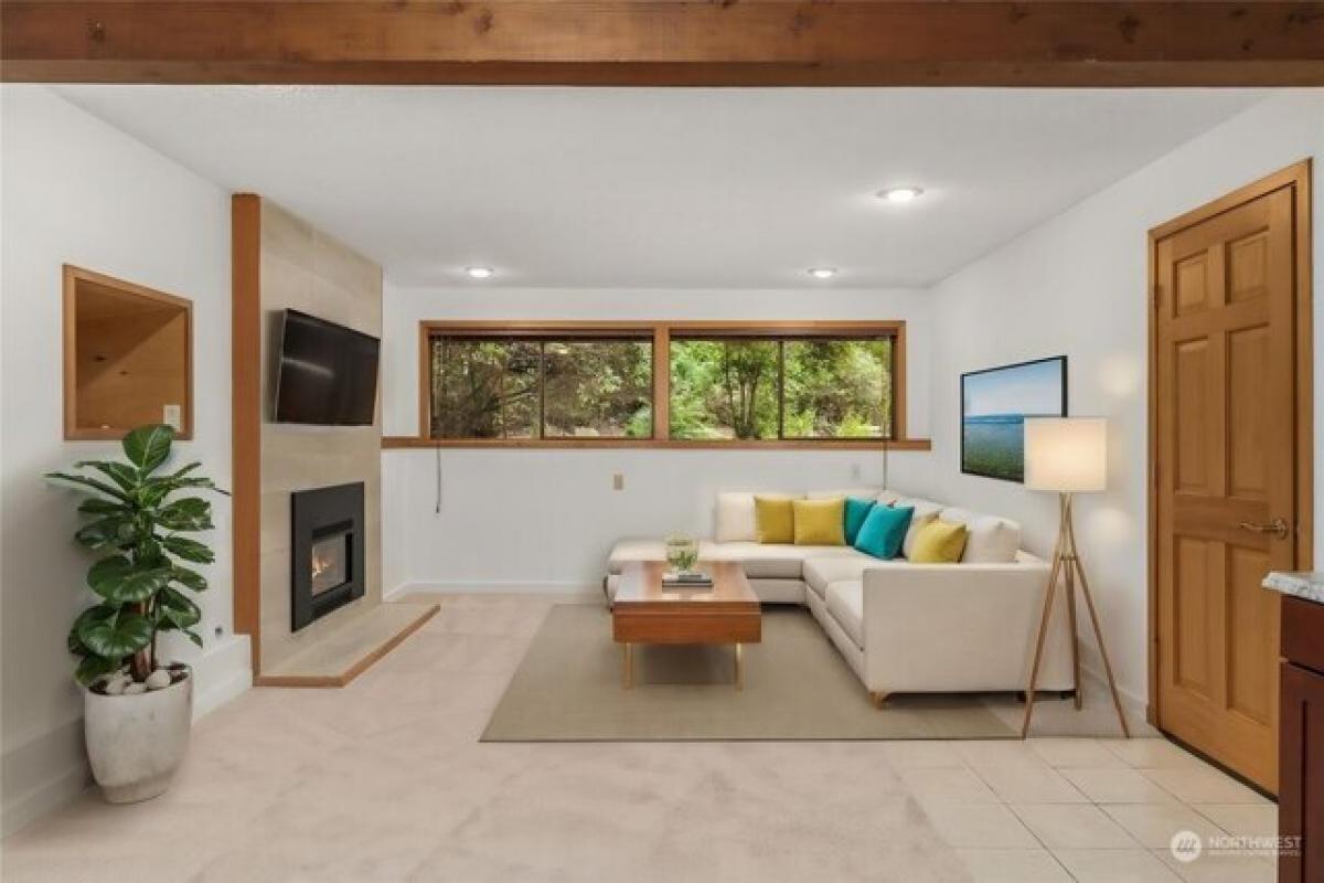 Picture of Home For Sale in Bothell, Washington, United States