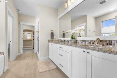 Home For Sale in Happy Valley, Oregon