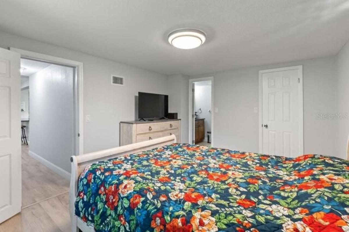 Picture of Home For Sale in Deland, Florida, United States