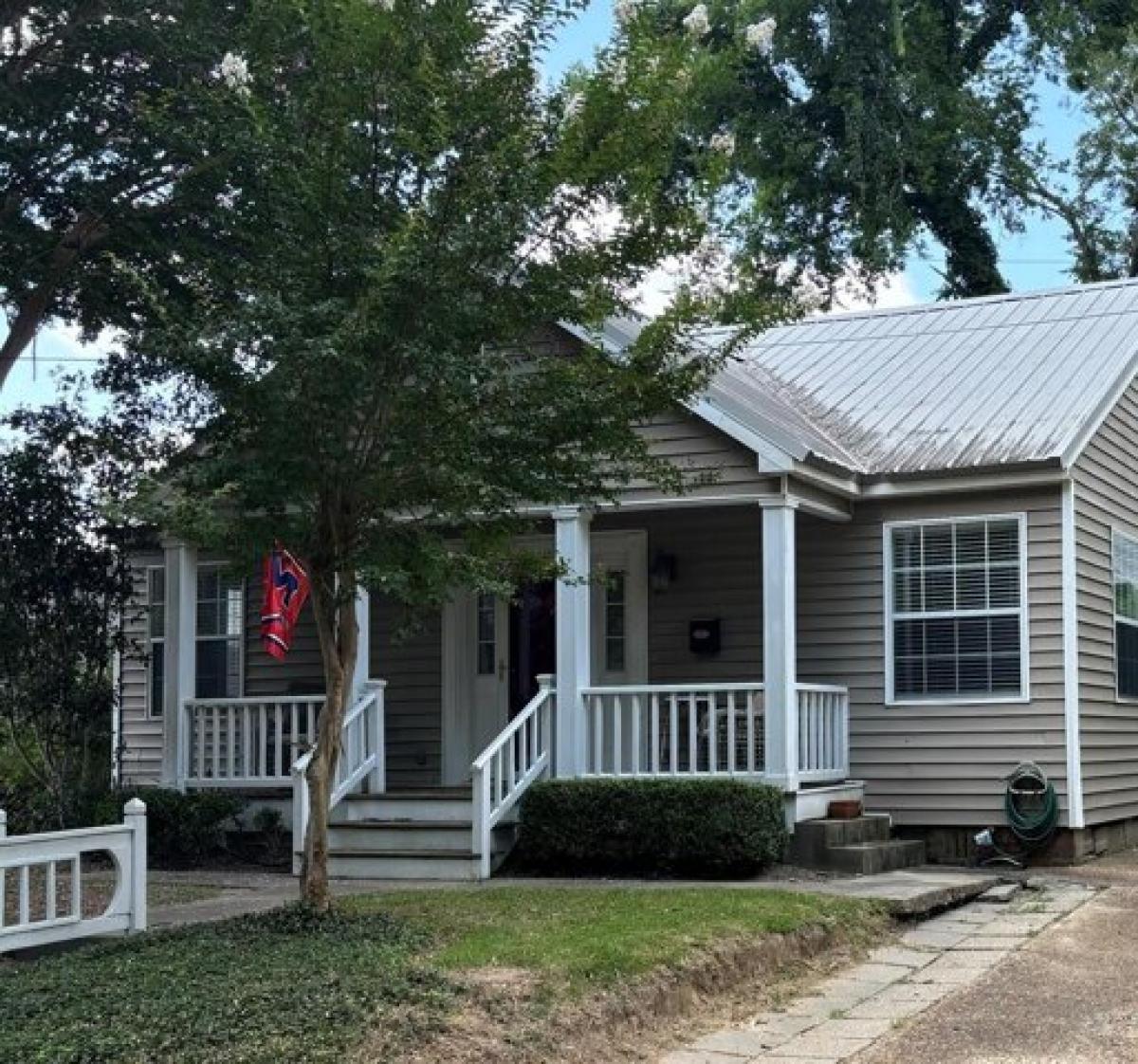 Picture of Home For Sale in Natchez, Mississippi, United States