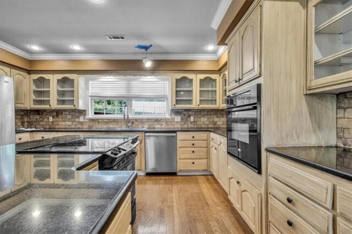 Picture of Home For Sale in Rogers, Arkansas, United States