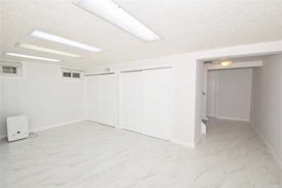 Home For Sale in Great Neck, New York