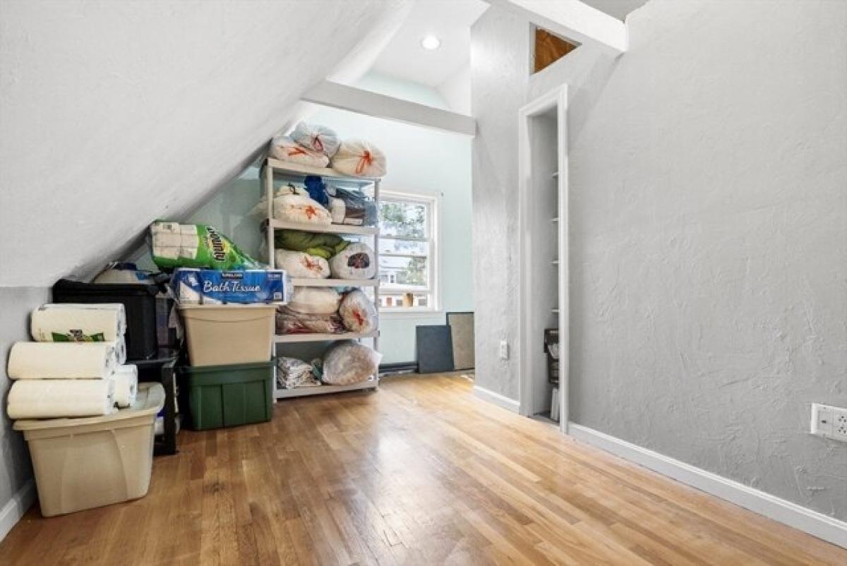 Picture of Home For Sale in Somerville, Massachusetts, United States