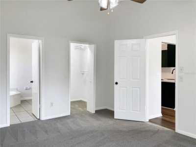 Home For Sale in Valrico, Florida