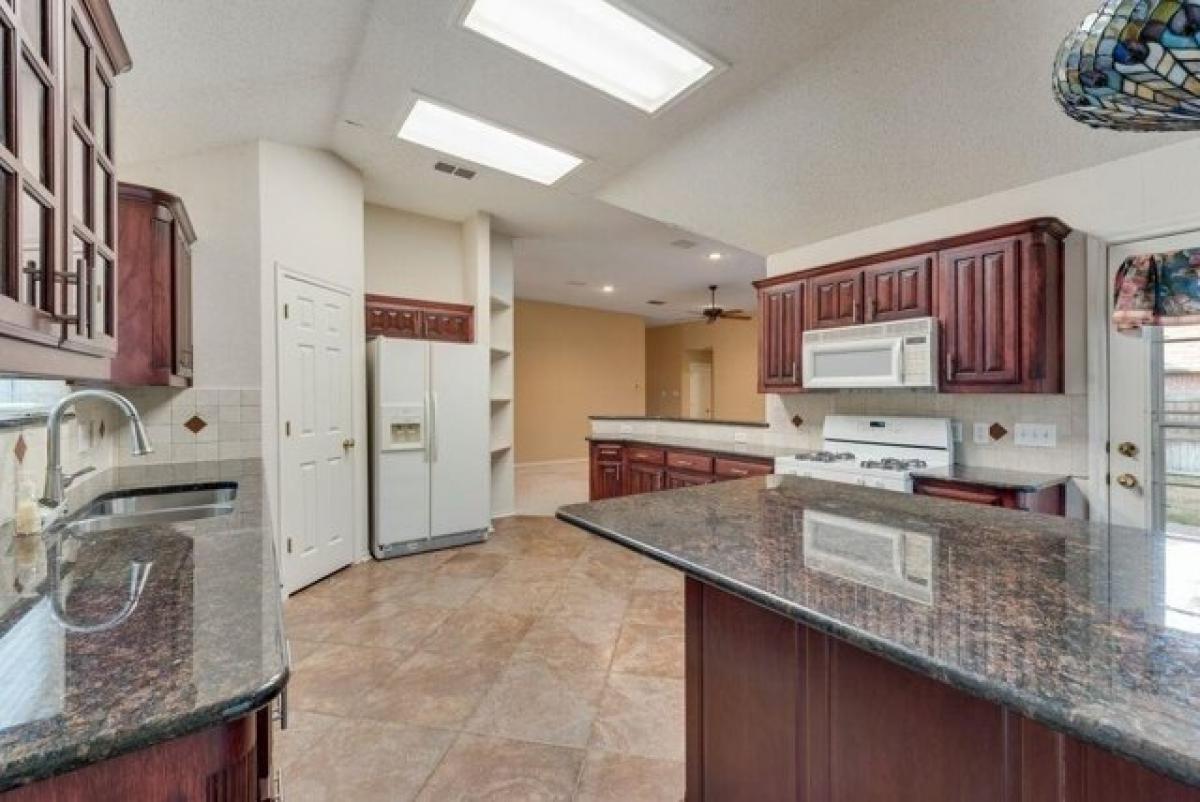 Picture of Home For Sale in Arlington, Texas, United States