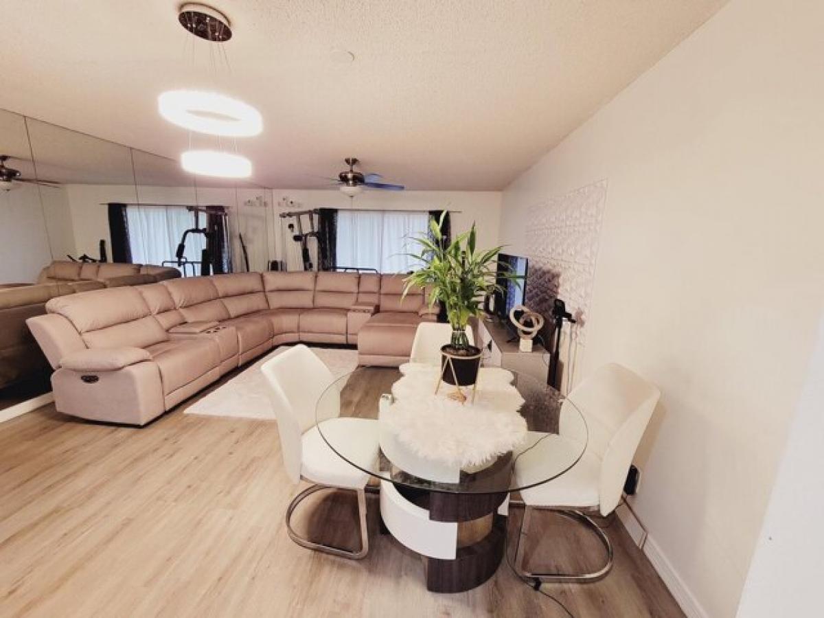 Picture of Home For Sale in Lauderhill, Florida, United States