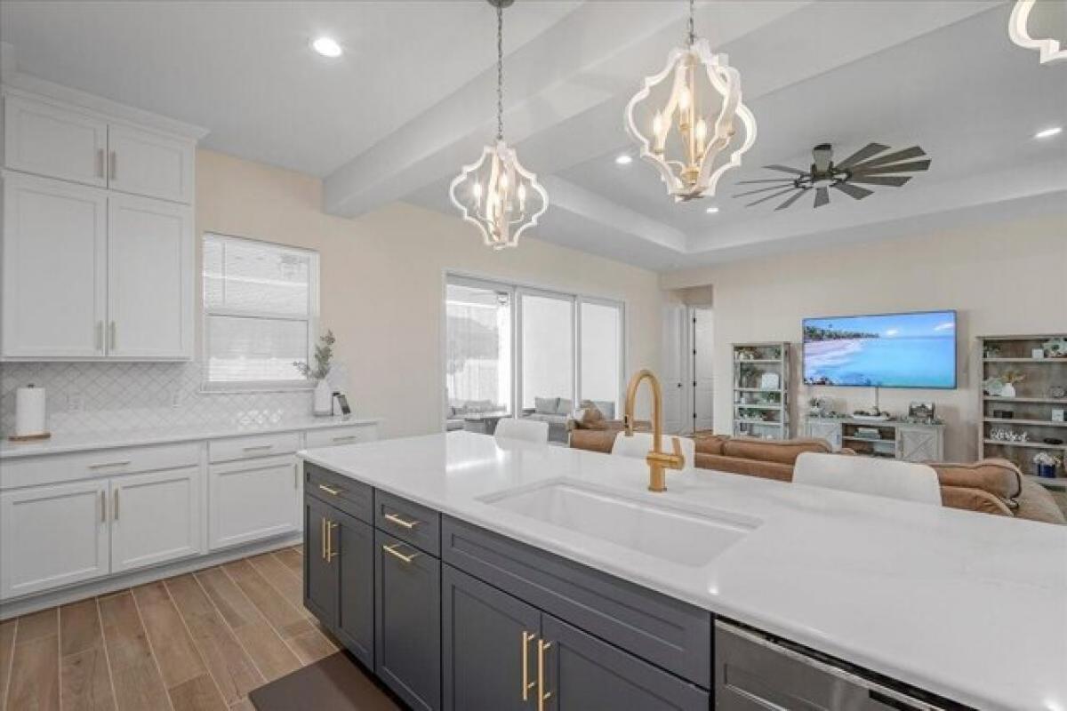 Picture of Home For Sale in Titusville, Florida, United States